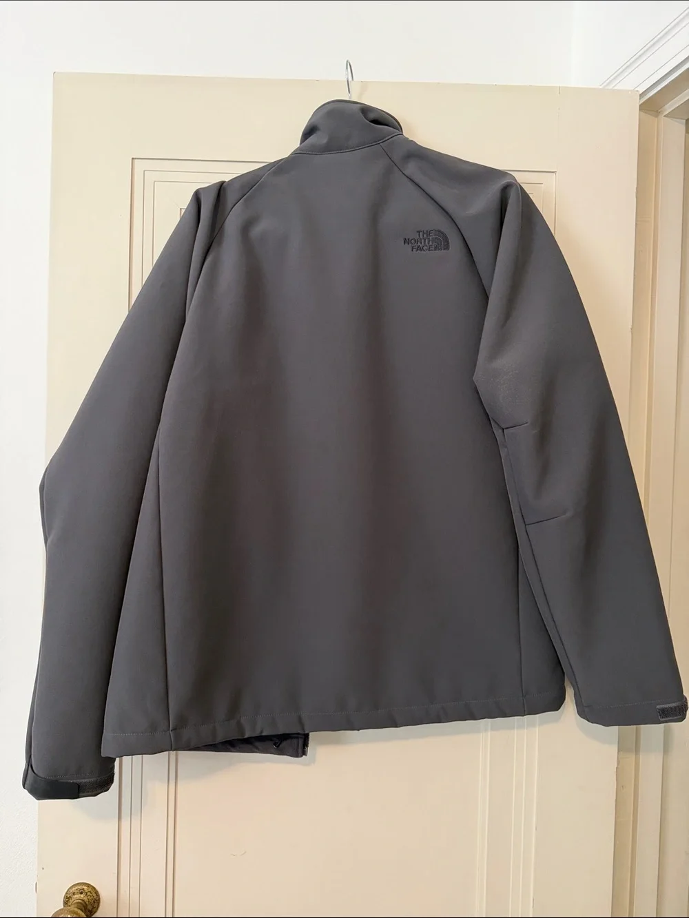 The North Face Men's Gray Softshell Windbreaker Jacket